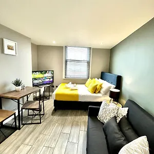 stylish-studio-with-sea-views.brighton-hotels-england.com/